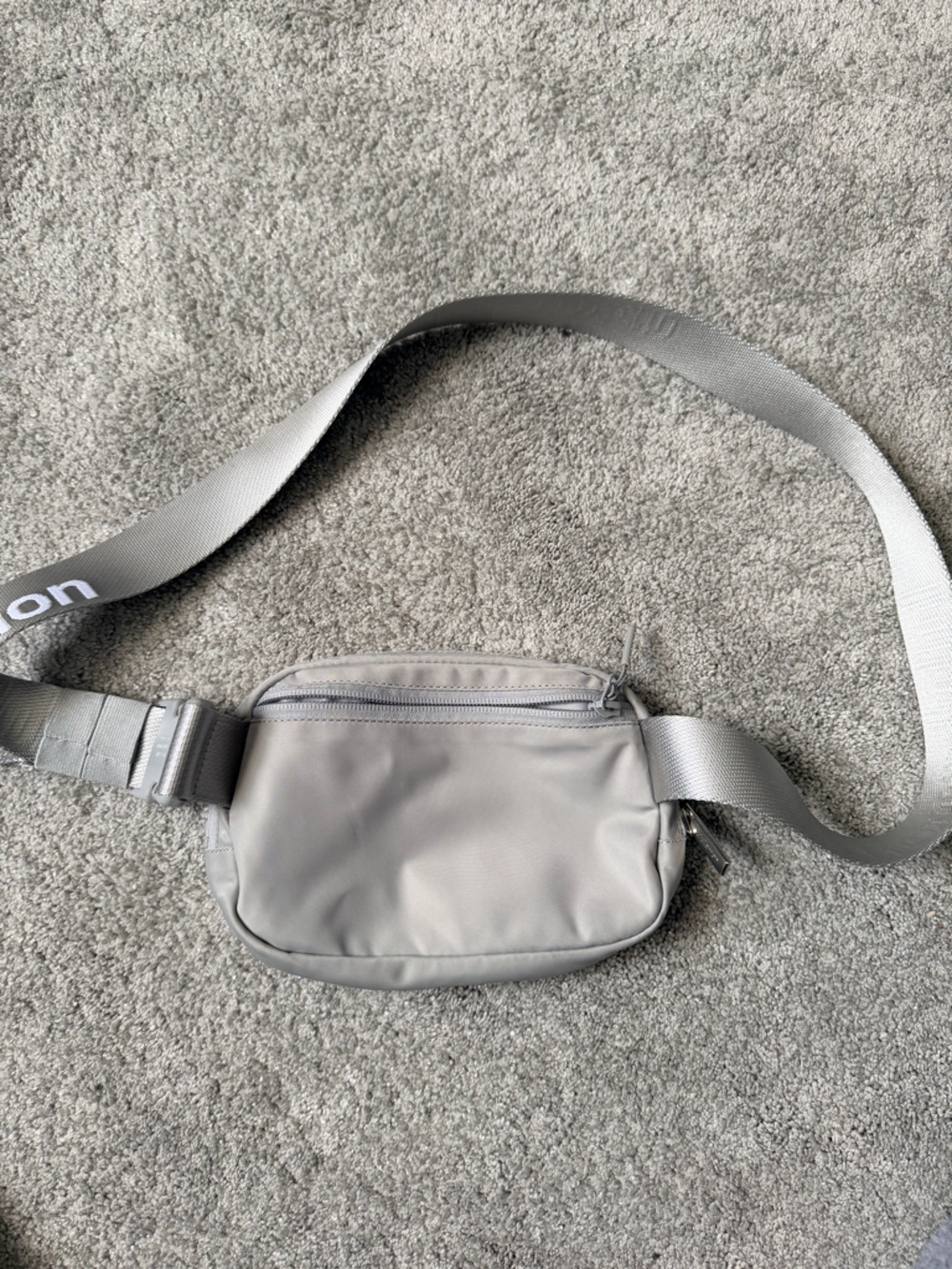 lululemon athletica Light Gray Crossbody Bag with Logo Strap - Picture 3 of 3